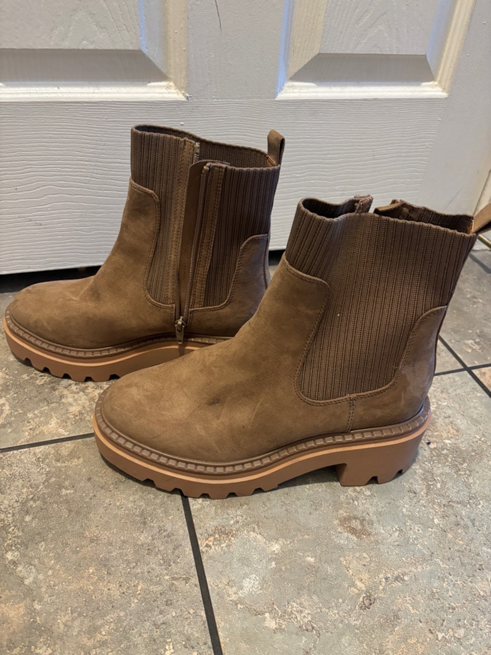 Women’s Chunky Sole Chelsea Boot - Brown